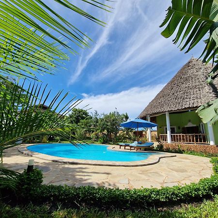 Paradiesische Villa Maisha Mazuri Mit Pool. Terrasse Und Personal Diani Beach Exterior foto