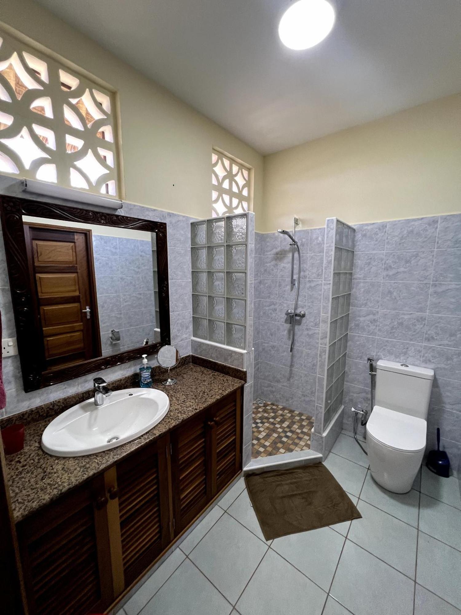 Paradiesische Villa Maisha Mazuri Mit Pool. Terrasse Und Personal Diani Beach Exterior foto
