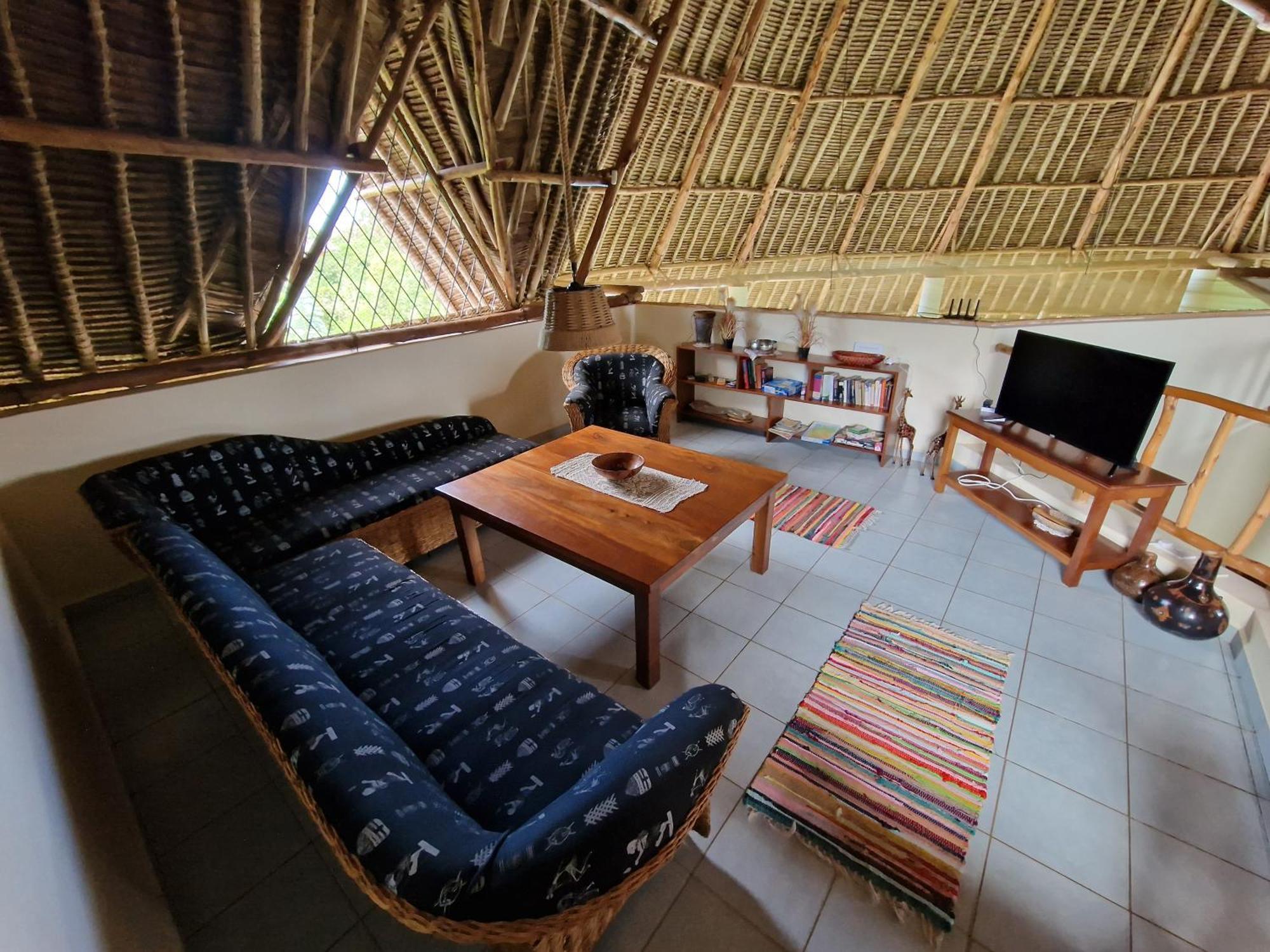 Paradiesische Villa Maisha Mazuri Mit Pool. Terrasse Und Personal Diani Beach Exterior foto