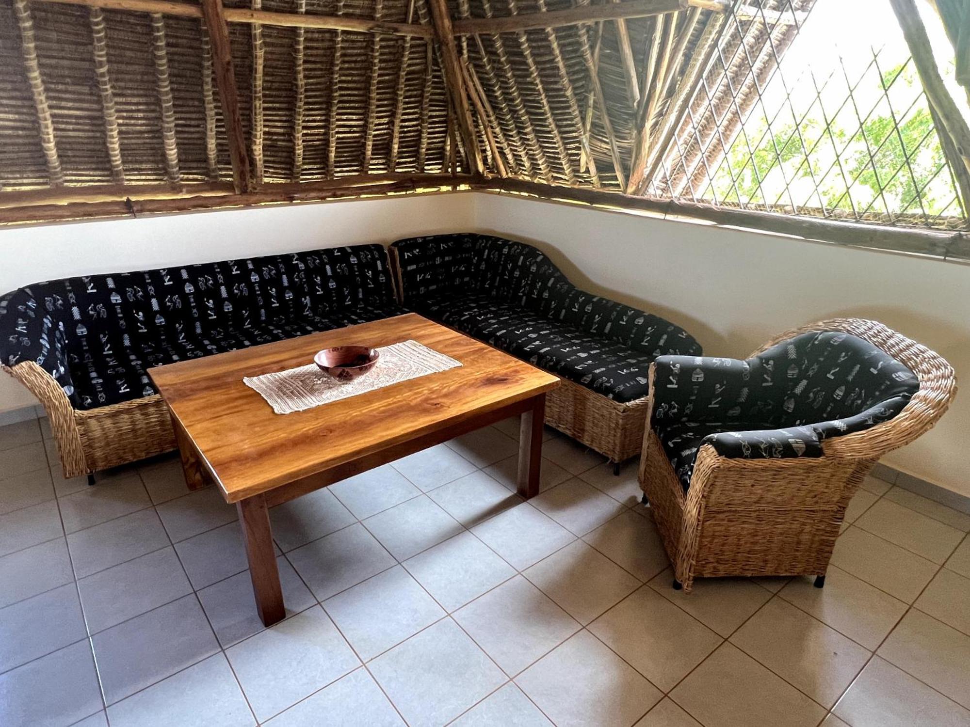 Paradiesische Villa Maisha Mazuri Mit Pool. Terrasse Und Personal Diani Beach Exterior foto