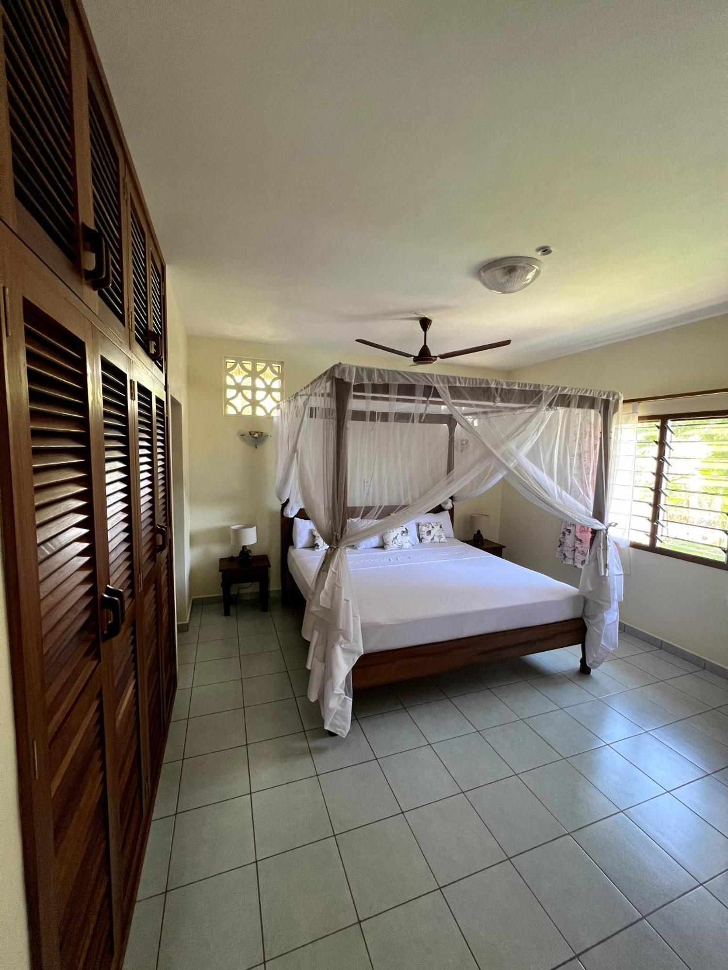 Paradiesische Villa Maisha Mazuri Mit Pool. Terrasse Und Personal Diani Beach Exterior foto