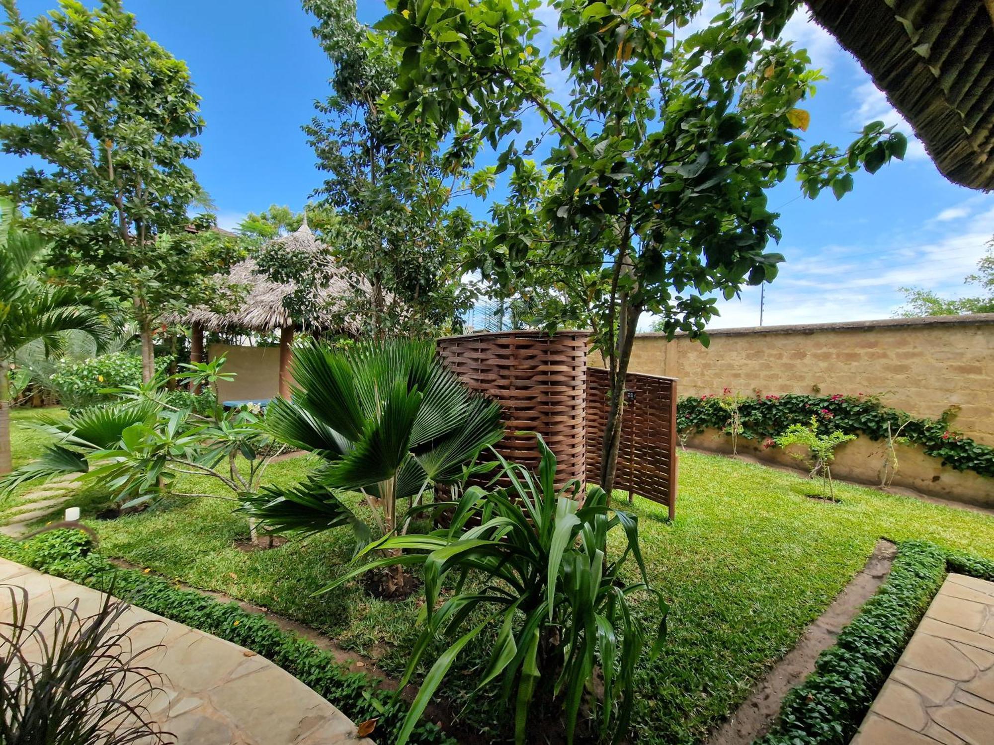 Paradiesische Villa Maisha Mazuri Mit Pool. Terrasse Und Personal Diani Beach Exterior foto