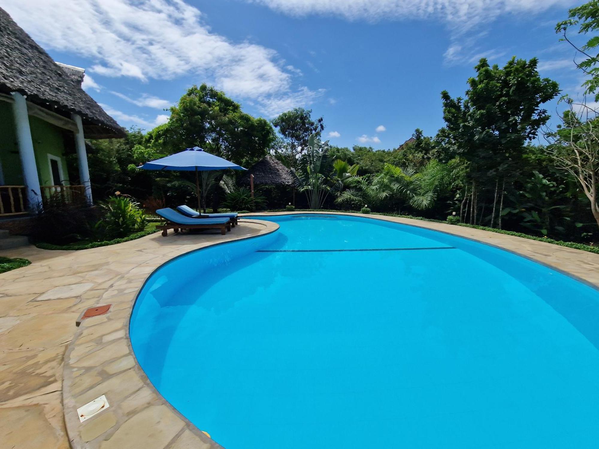 Paradiesische Villa Maisha Mazuri Mit Pool. Terrasse Und Personal Diani Beach Exterior foto