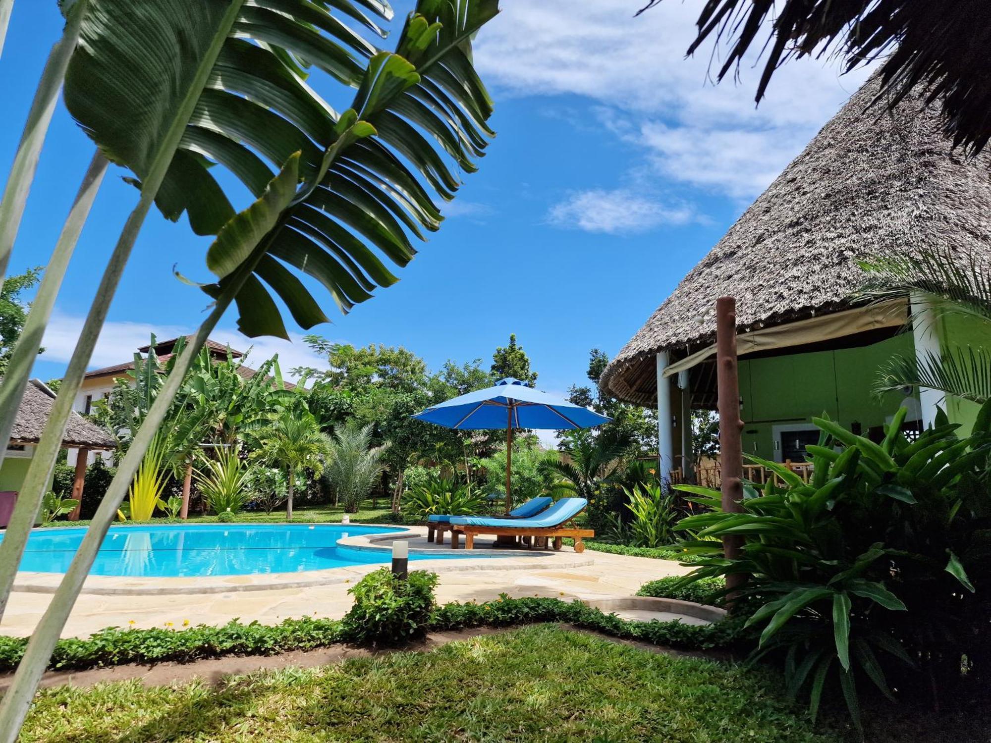 Paradiesische Villa Maisha Mazuri Mit Pool. Terrasse Und Personal Diani Beach Exterior foto