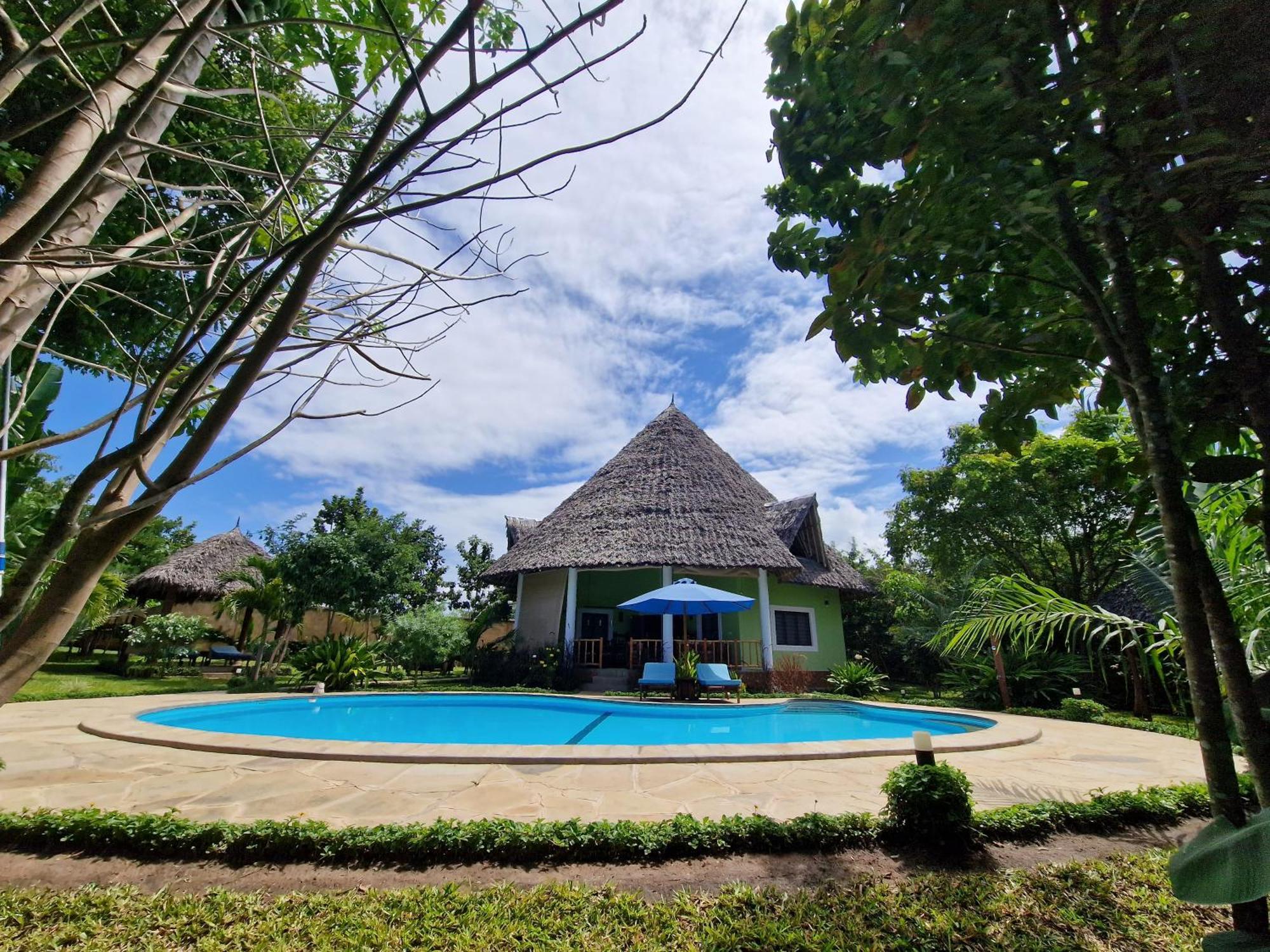 Paradiesische Villa Maisha Mazuri Mit Pool. Terrasse Und Personal Diani Beach Exterior foto